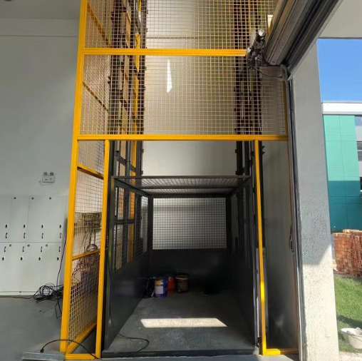 曲靖导轨式升降机助力物流园破解运输难题